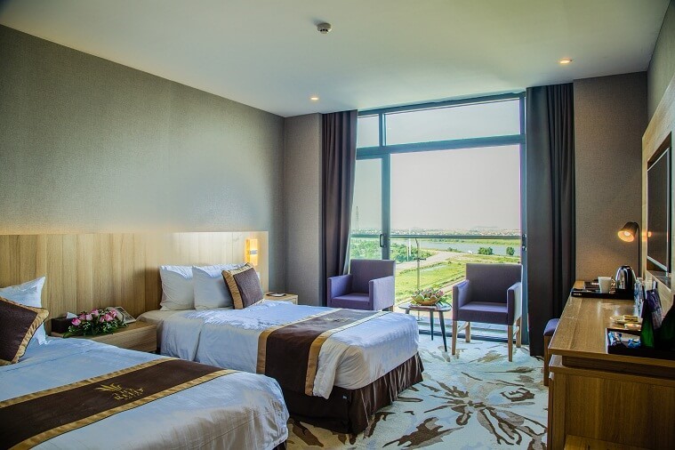 Premier Twin Balcony